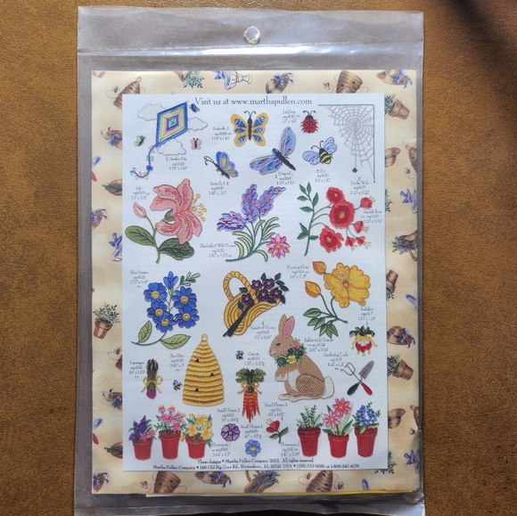 Martha Pullen CD Presents Emma's Garden 33 Machine Embroidery Designs - Picture 3 of 5